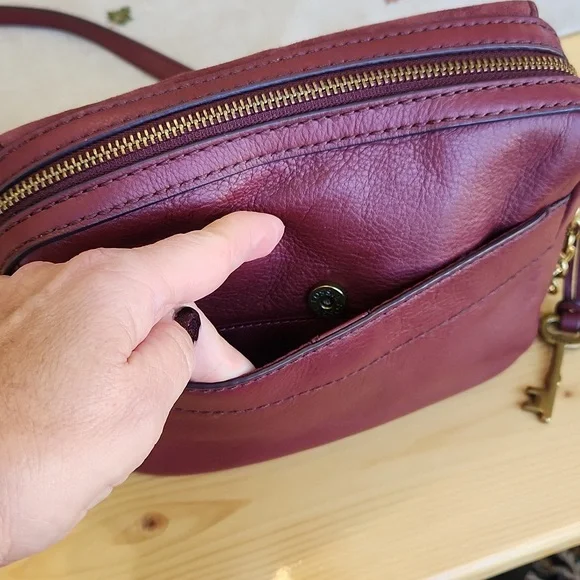 Fossil Aria Cabernet Small Crossbody Shoulder Bag - Picture 7 of 17